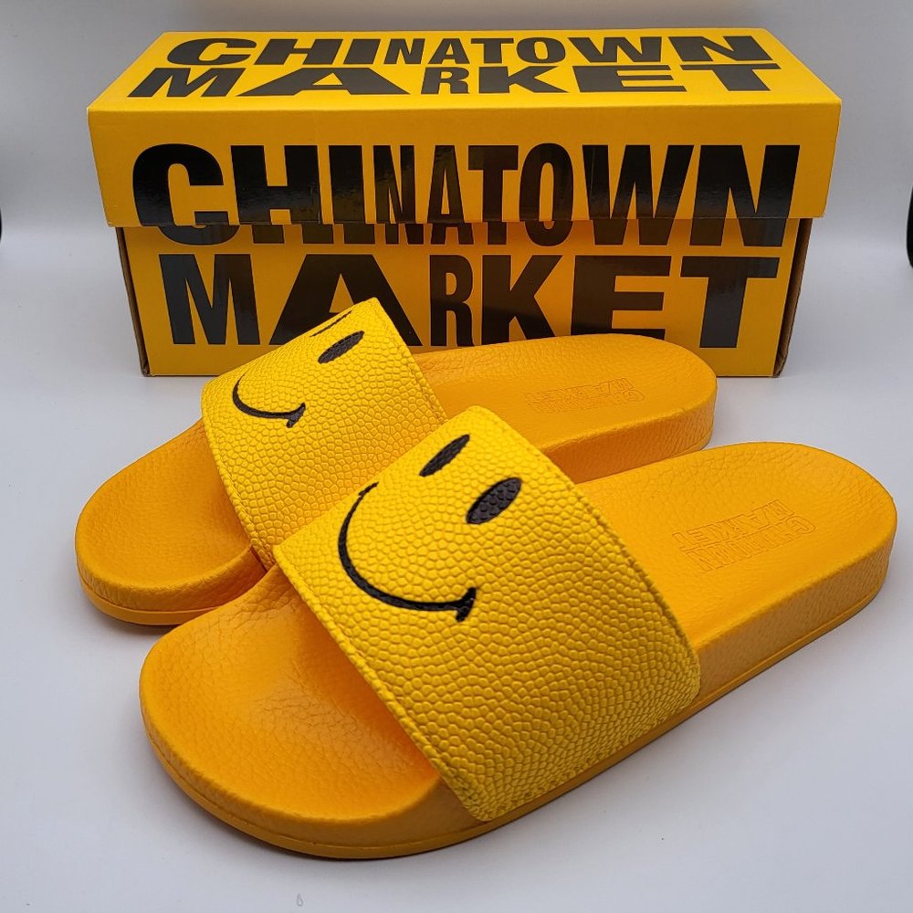 NEW Size 6Y / 7W Chinatown Market Smiley Slides in Yellow/Black